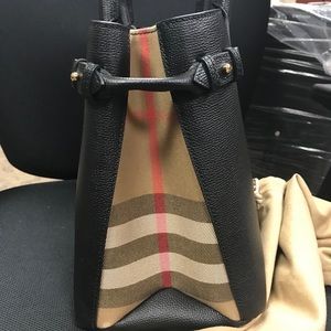 100% authentic Burberry purse